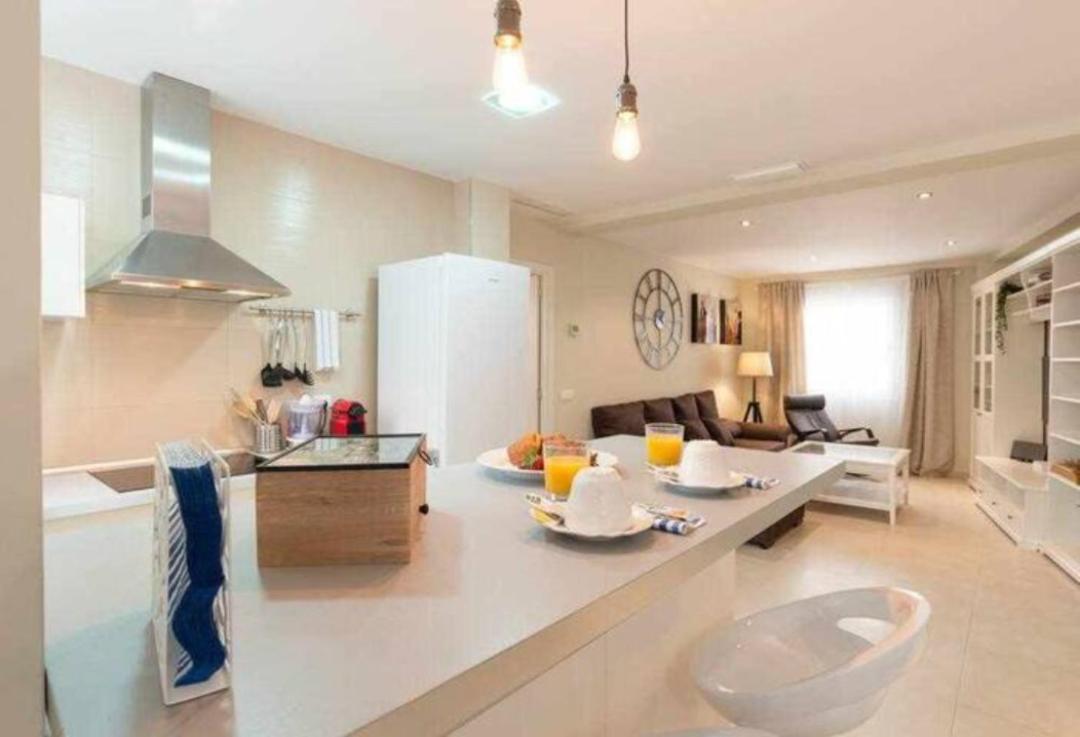 Apartamento Premium Junto A Catedral マラガ エクステリア 写真